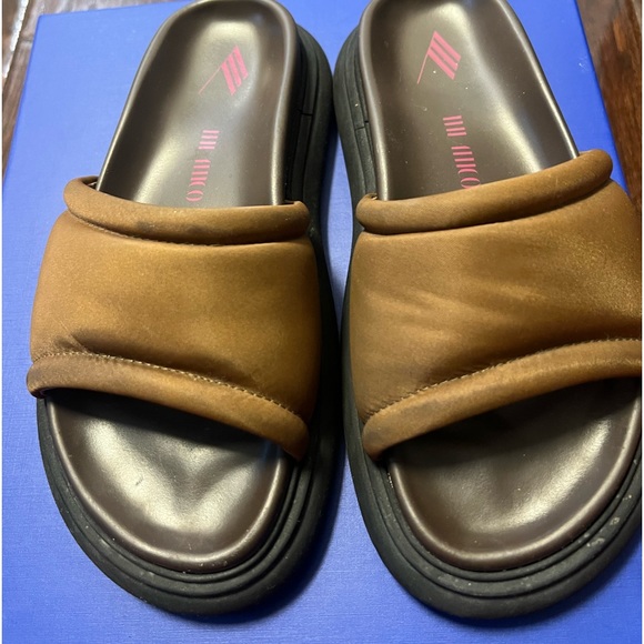 The Attico slides - super versatile - Picture 1 of 5